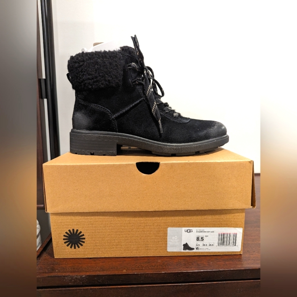 ❄️ UGG Harrison Cozy Laze Boots ❄️